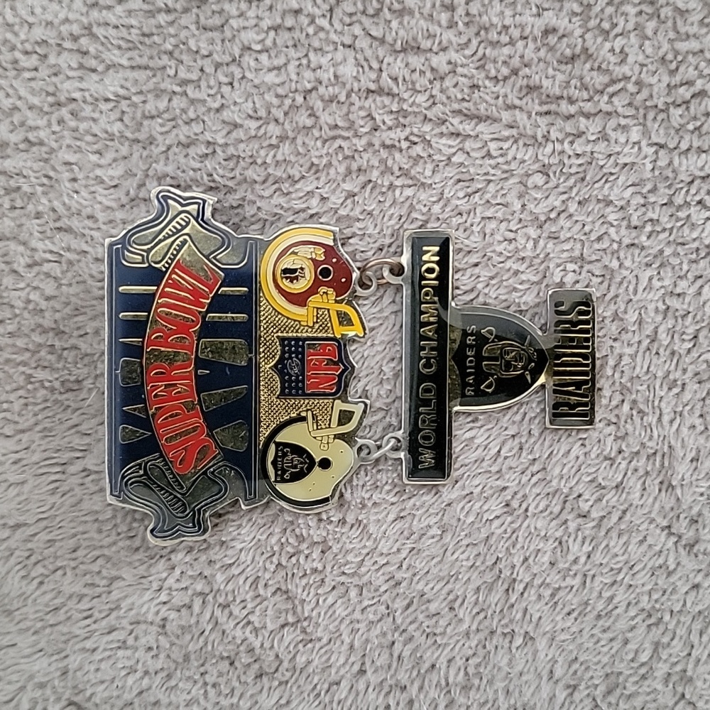 1984 Superbowl 18 Pin